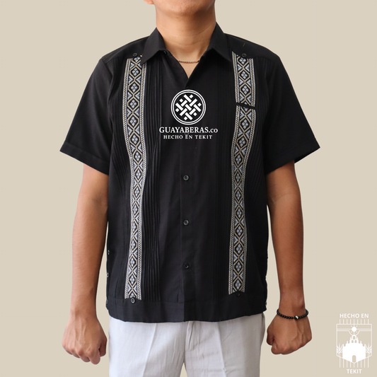Guayabera Calderon Negra Manga Corta