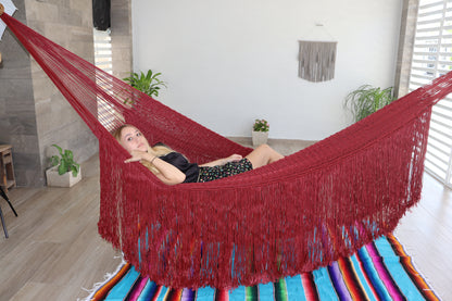 Hamaca de Flecos Macramé en Hilo Nailon Color Vino