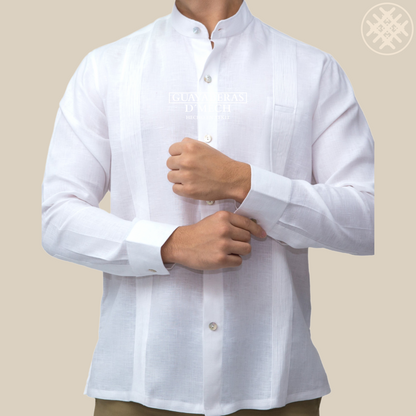 Filipina Formal Con Botón Concha Nacar